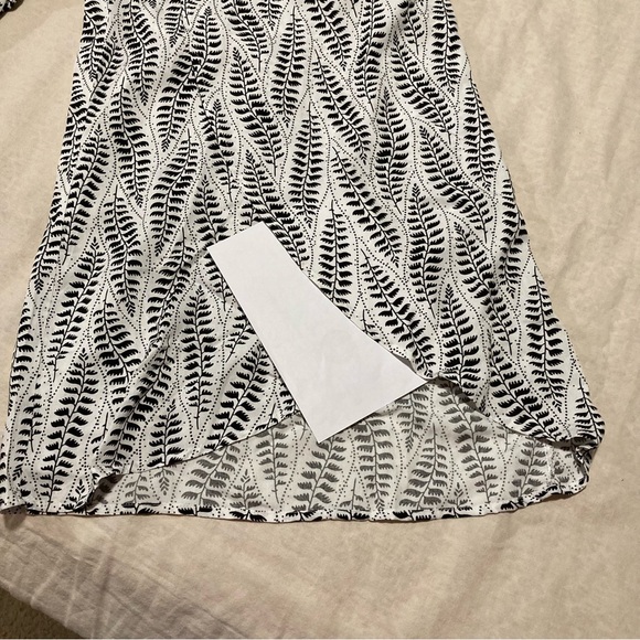 Ethyl Clothing Float On Pant - Stockton | Pilazzo Pant | Petal Hem | Wide Waist - Picture 14 of 15